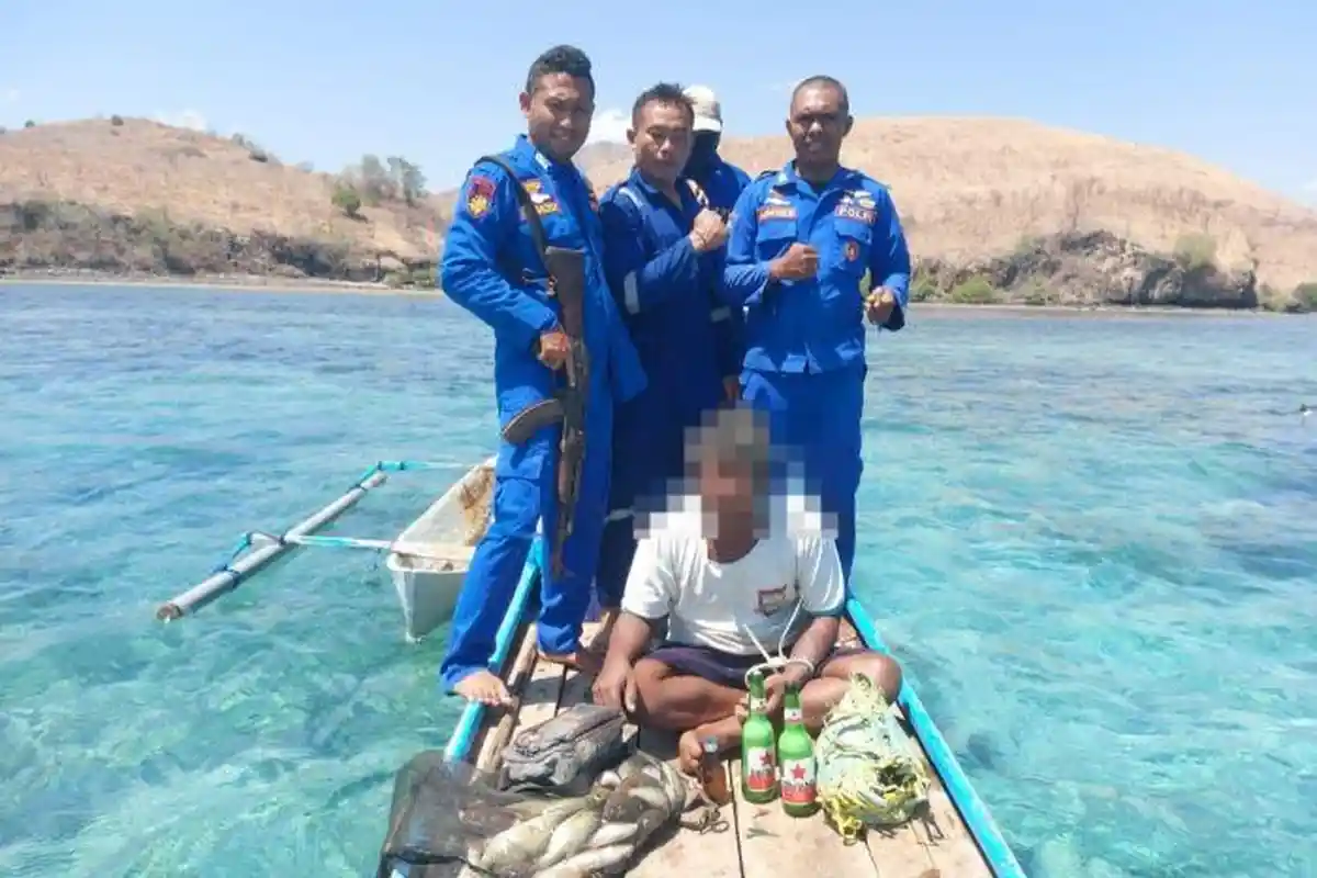 BREAKING NEWS: Ditpolairud Polda NTT Amankan Terduga Pelaku Bom Ikan di Perairan Maukaro Ende NTT