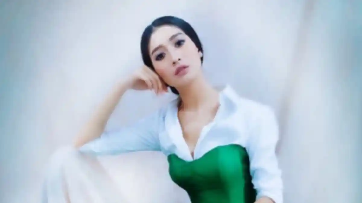 Berperan Jadi Wanita Bloon di Sinetron TOP, Inilah Penampilan Asli Mpok Tati, Kece & Modis Abis!