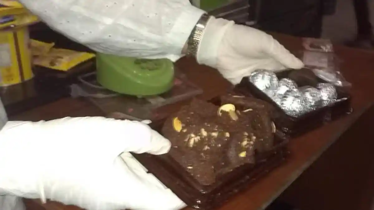 10 Orang Teler Setelah Makan Coklat Bercampur Ganja, Langsung Dilarikan ke Rumah Sakit
