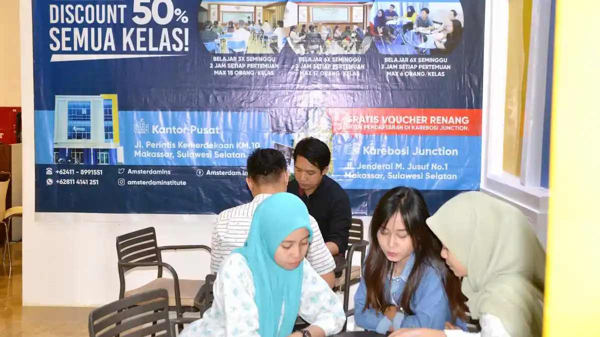 Amsterdam Institute Karebosi Ajak Siswa Ikut Simulasi UNBK SMP 2020