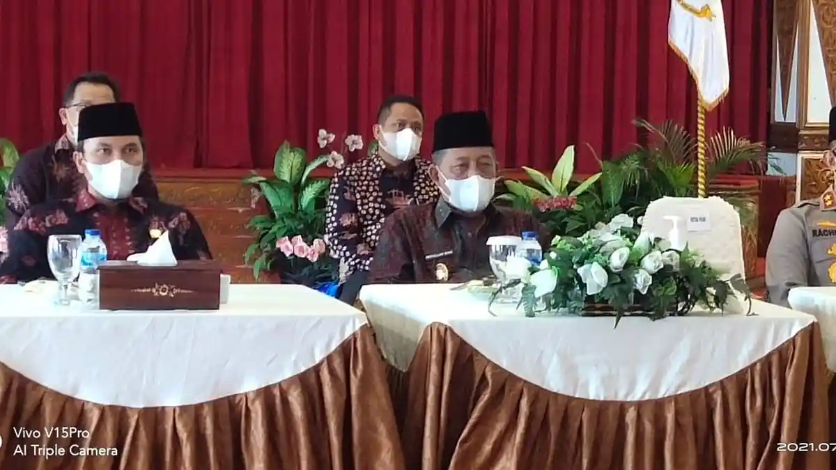 Wakil Gubernur Jambi Abdullah Sani Ikuti Pray From Home Secara Virtual