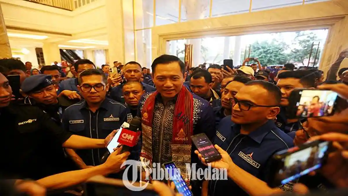 Berita Foto: AHY dan SBY Tiba di Medan, Setelah Peringati 19 Tahun Tsunami Aceh - 26122023_KETERANGAN-PERS_ABDAN-SYAKURO-1.jpg