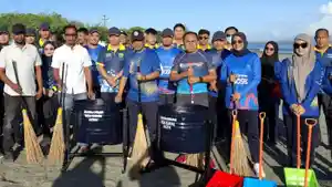 bersihkan-pantai-09iuhjkl.jpg