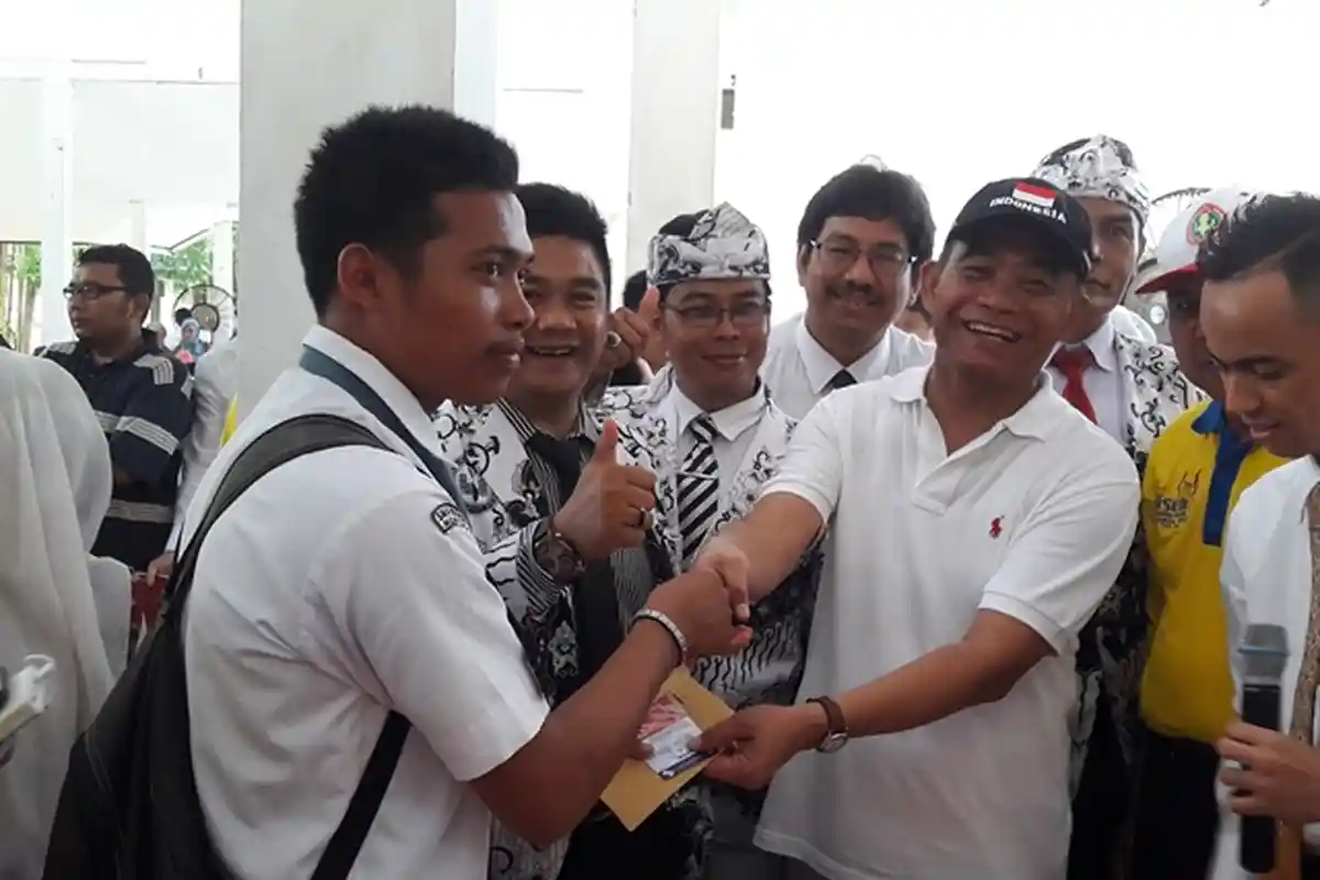 Pembagian Kartu Indonesia Pintar Secara Nasional Baru 40 Persen