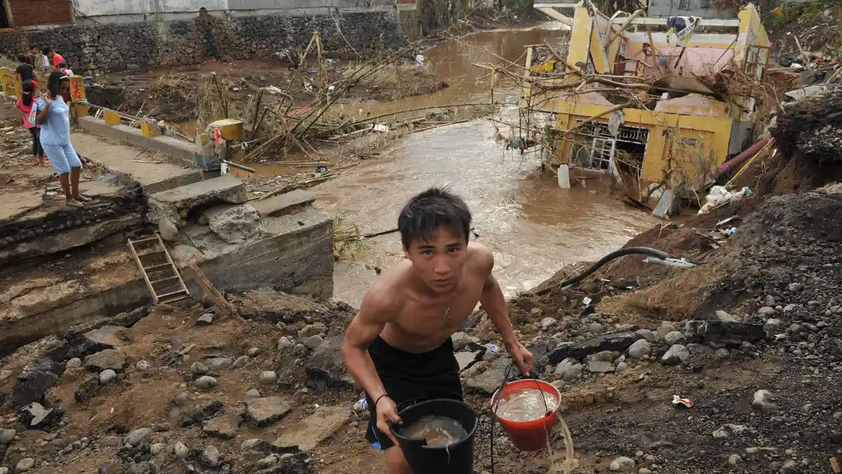 Hujan di Manado Cemaskan Warga