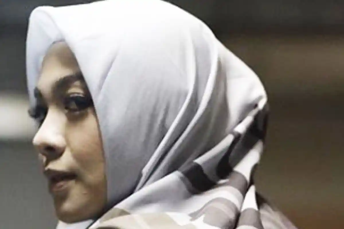 Alamak, Kerennya Dian Ayu Istri dari Omesh Itu Motoran di Jalan Raya