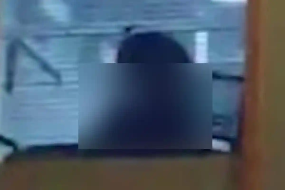 Gara-gara Ada Orang Main Pokemon Go, 2 Orang yang Sedang Berhubungan Seks di Kantor Ini Ketahuan