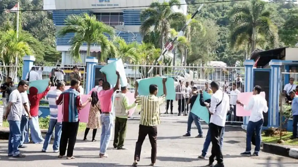 Pospera Minta Manajemen BPKS Diganti, Gelar Demo di Sabang - Pospera-Sabang-Senin-212023-menggelar.jpg
