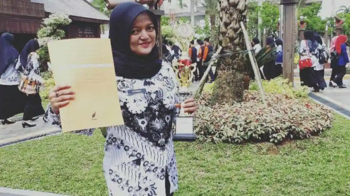 Sosok Fatmawati, Sang Nakhoda SMANSA Pontianak
