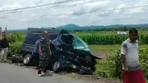 Kecelakaan-di-Lombok-Tengah-Mini-Bus-dan-Dum-Truk-Tabrakan-hingga-Hancur-Ini-Kronologinya.jpg