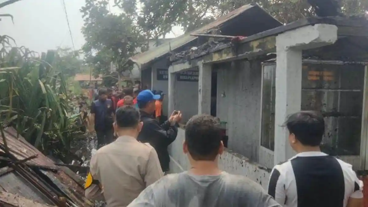 Rumah di Lorok Pakjo Palembang Terbakar Saat Pemilik Masak, Warga ...
