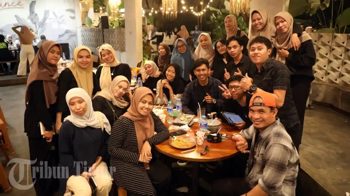 Tingkatkan Keakraban, Mahasiswa Mikom Unhas Gelar Buka Puasa Bersama - mikomunhas5.jpg
