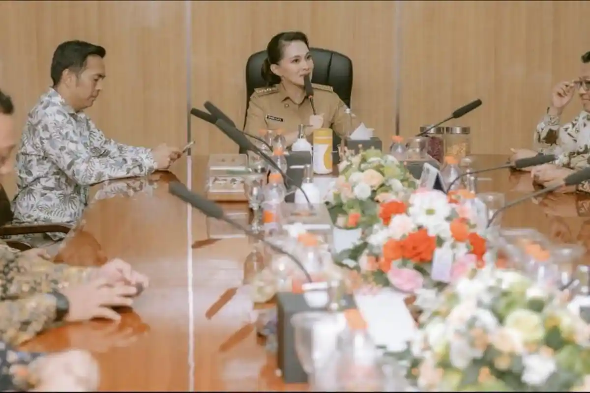 Sherly Laos Ketemu Noer Soeratmoko, Bahas Desa-desa di Maluku Utara yang Belum Tersentuh Listrik