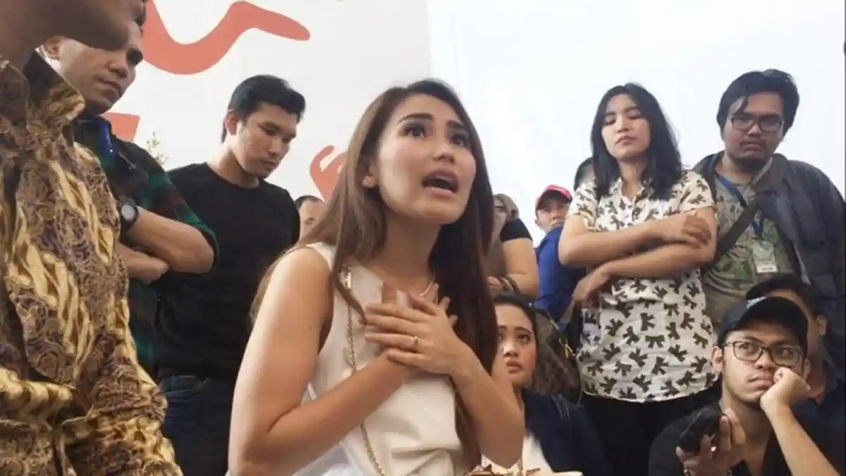 Kabar Duka Datang dari Artis Ayu Ting Ting: Iya, Adik Saya yang Nomor Dua Cowok Meninggal