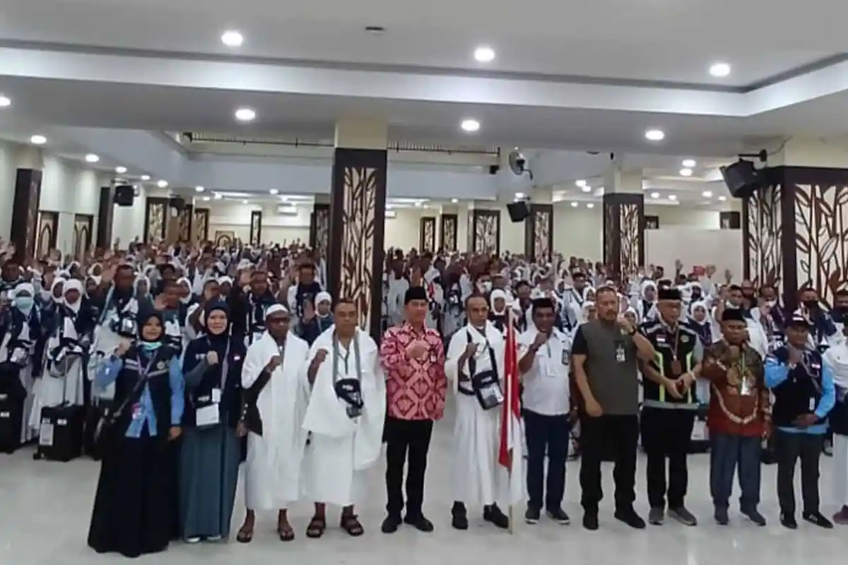 386 Calon Jemaah Haji Papua Barat Diberangkatkan dari Embarkasi Makassar, 1 Tertunda