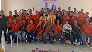 Calon-Gubernur-NTT-Ansy-Lema-foto-bersama.jpg