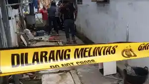 Polisi-mendatangi-lokasi-ditemukannya-mayat-wanita-tewas-membusuk-123.jpg