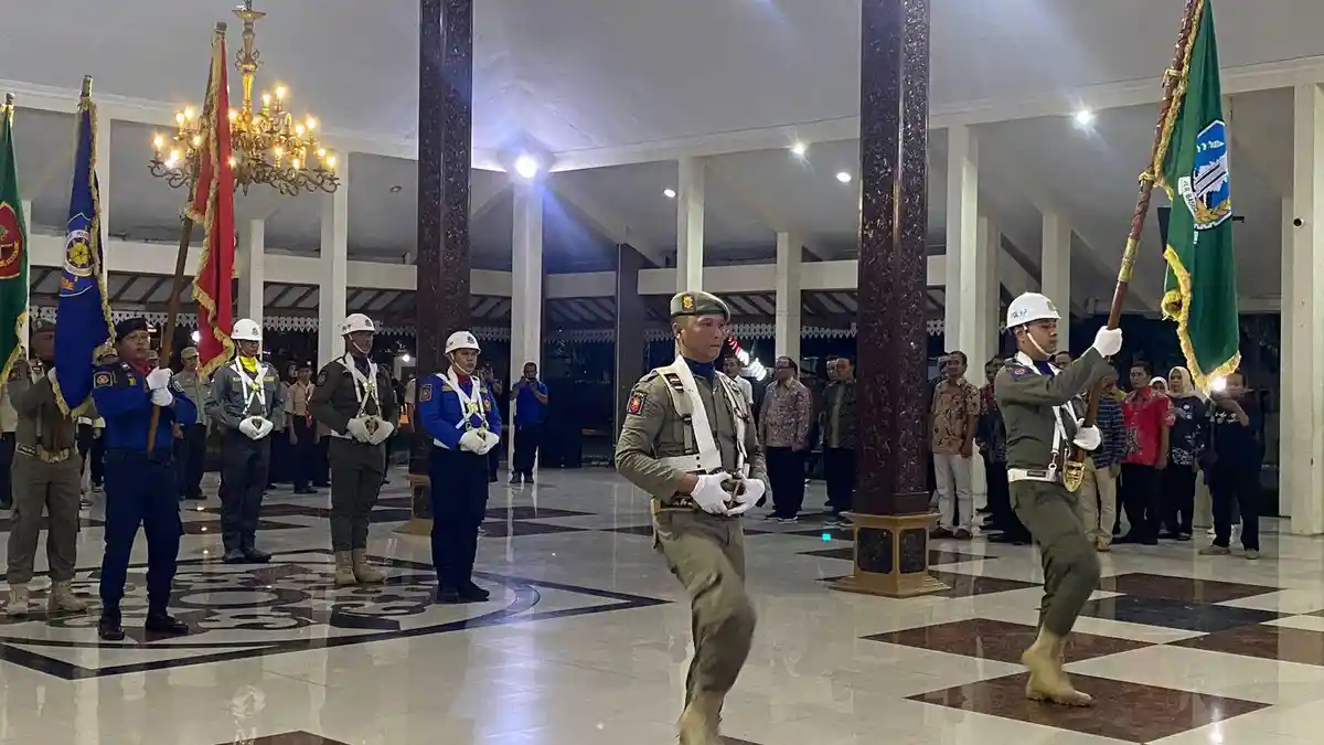 Kirab Pataka Jer Basuki Mawa Beya Tiba di Bondowoso, Bawa Semangat Pilkada Damai