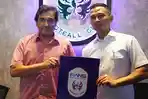 wartakota/Eduardo-Almeida-kiri-dan-Presiden-klub-RANS-Nusantara-FC-Roofi-Ardian-kanan.jpg