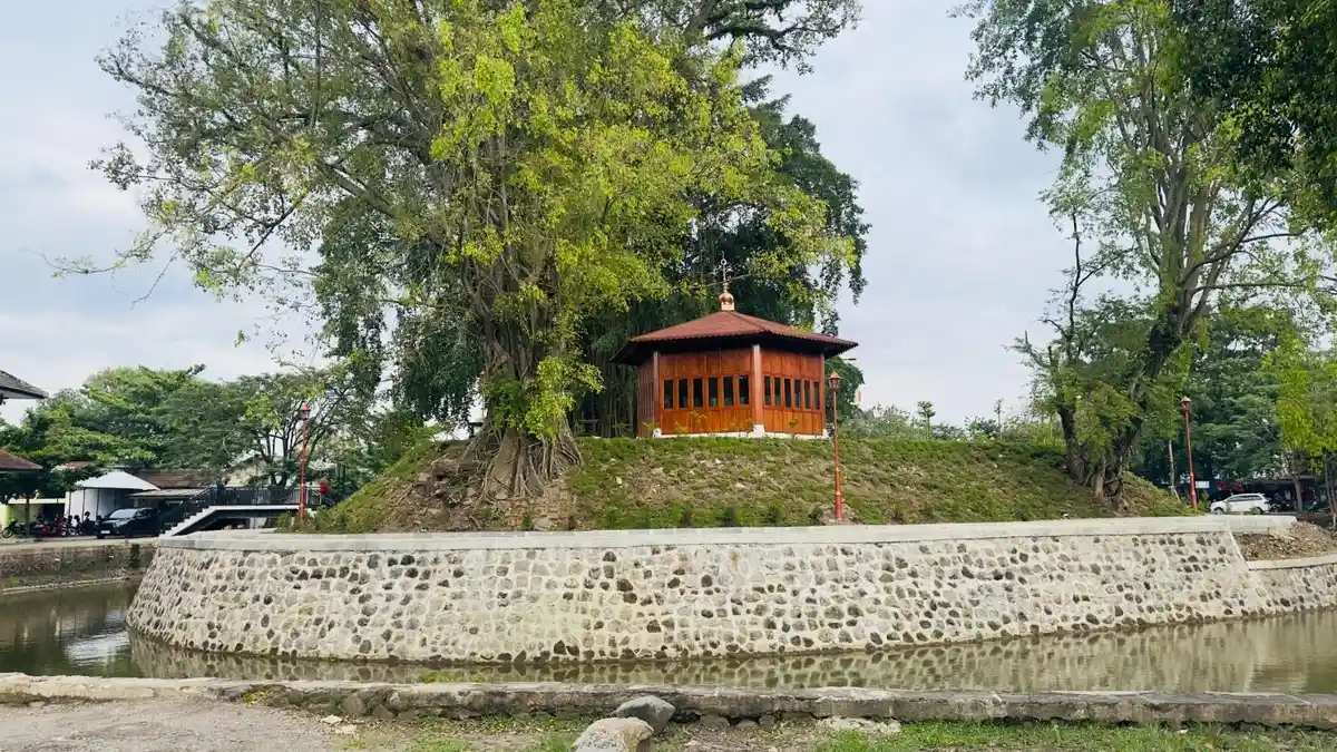 Kolam Segaran Taman Sriwedari Jadi Spot Nyore Baru di Solo ...
