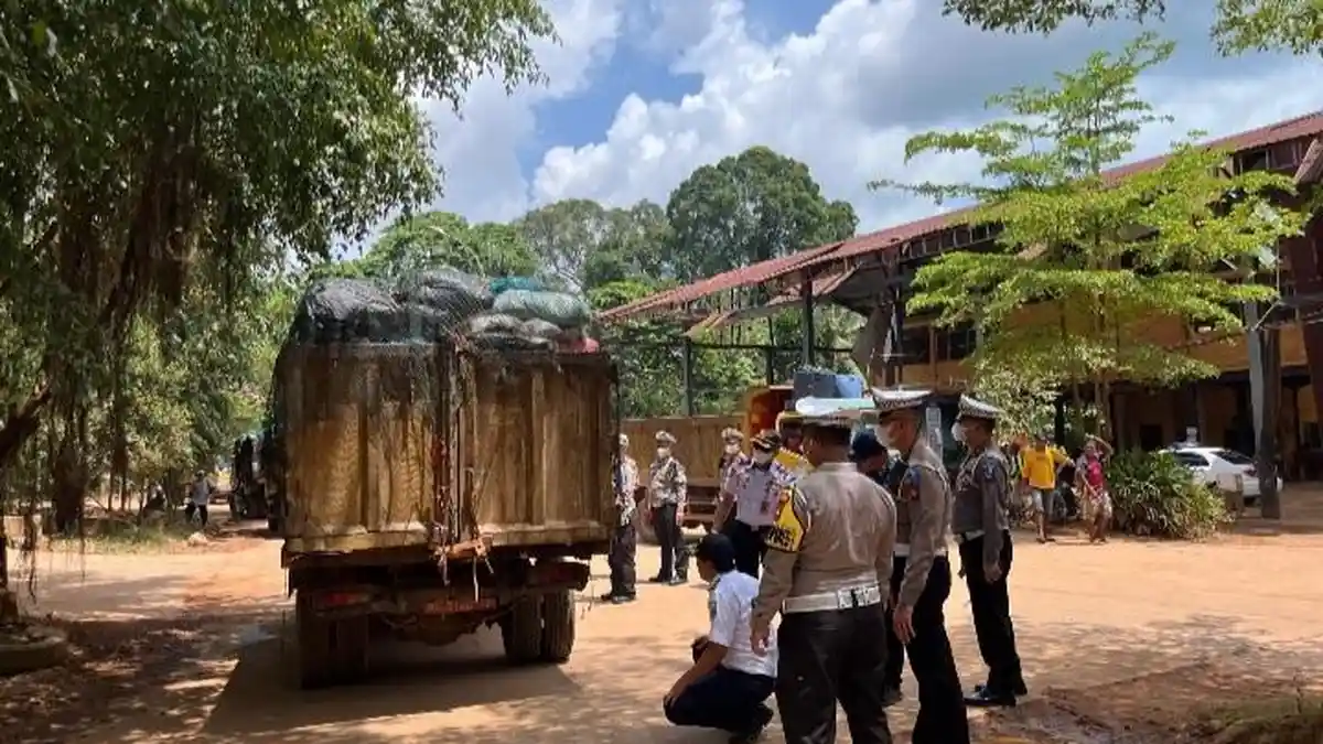 Polresta Barelang Sidak Truk Sampah di Batam, Temukan Muatan Over Kapasitas