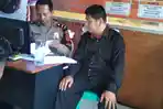 wakil-ketua-dprd-merangin-melaporkan-sekwan-ke-mapolres-merangin.jpg