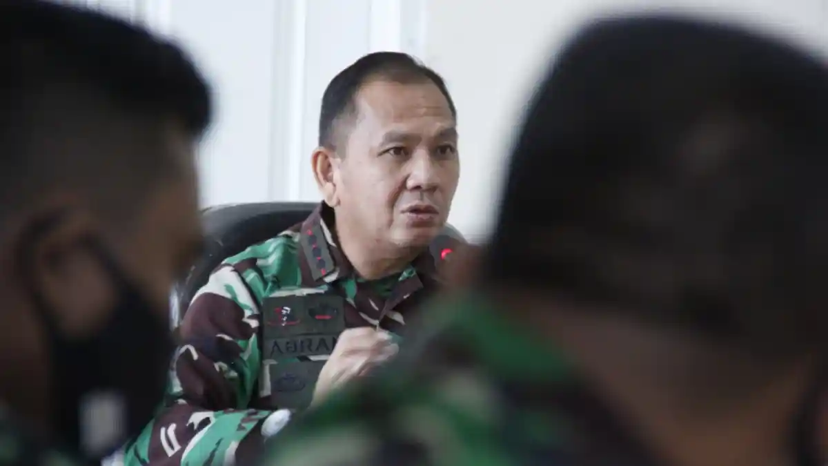 Perdana Pimpin Rapat Staf, ini Pesan Danlanudsri Manado kepada Jajarannya