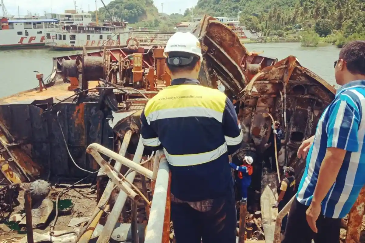 Polisi Temukan Penyebab Kebakaran Kapal Tanker Pertamina MT Kristin