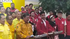 Airlangga-bersama-Kaesang-Pangarep-di-DPP-Golkar-Kamis-1172024.jpg