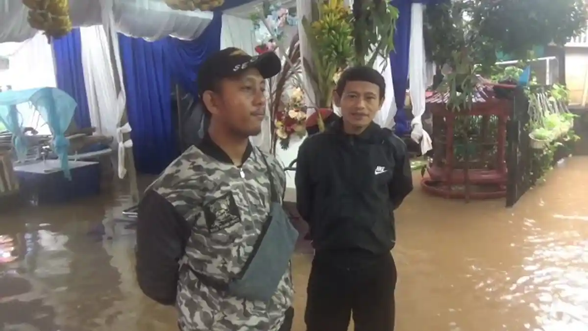 Hujan Deras Semalam, Tenda Khitanan Warga Pasar Minggu Tergenang Air Setinggi 70 Centimeter
