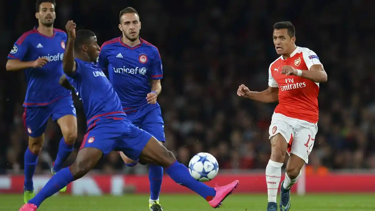 Kerja Keras yang Bikin Olympiacos Permalukan Arsenal