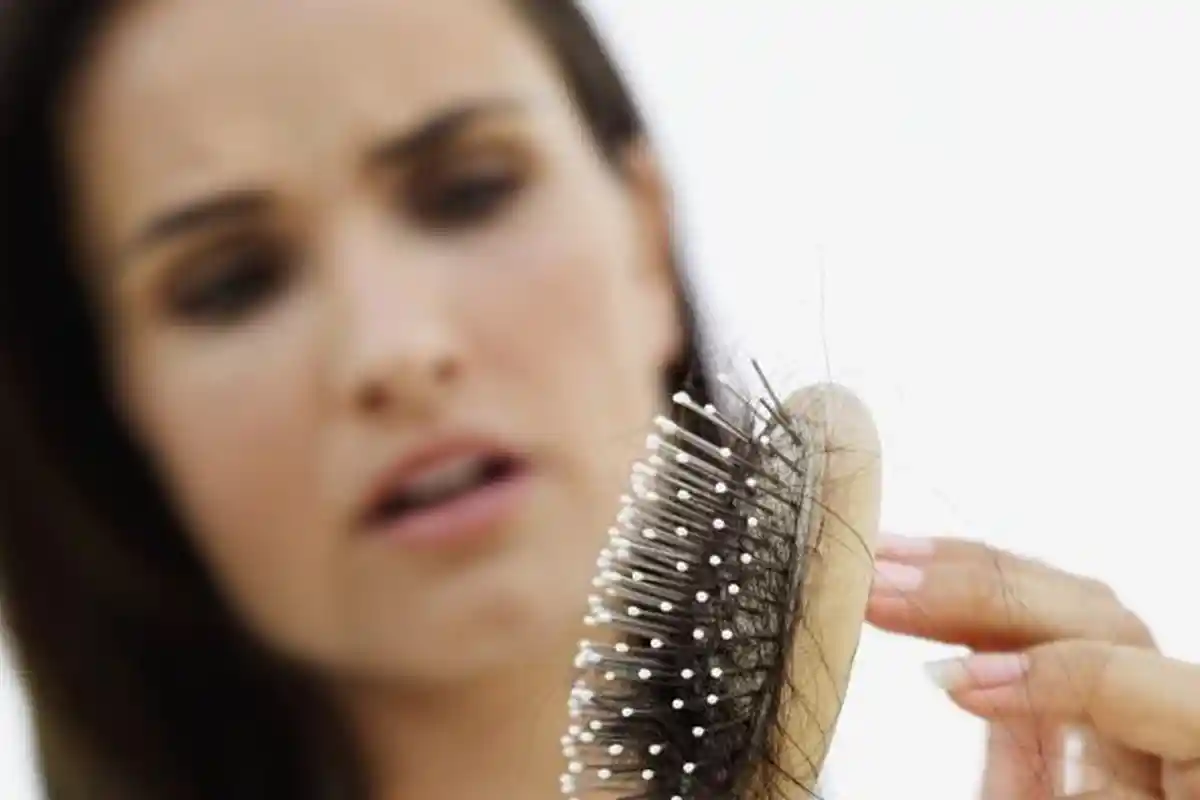Jarang Disadari, Kebiasaan Ini Picu Penyebab Rambut Rontok