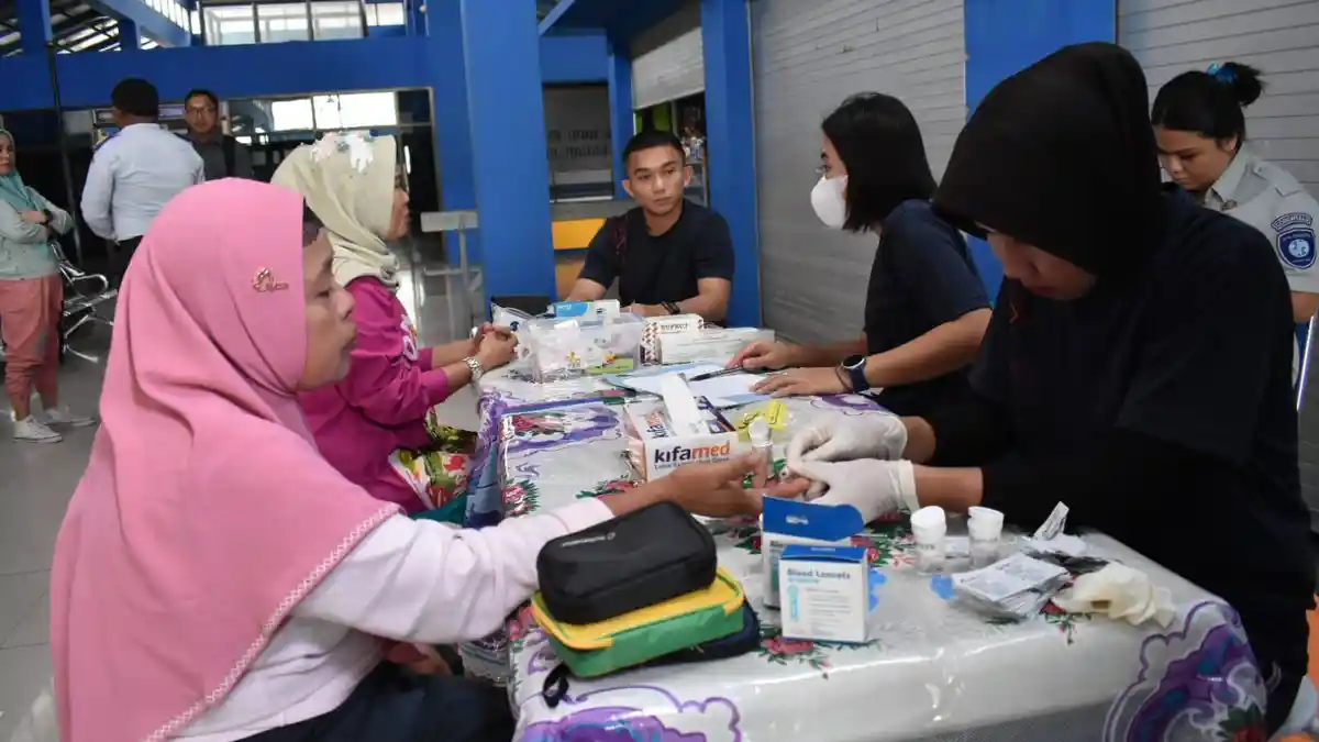 Tes Kesehatan Gratis di Terminal Dungingi, Warga Gorontalo Bisa Cek Kolesterol hingga Asam Urat 