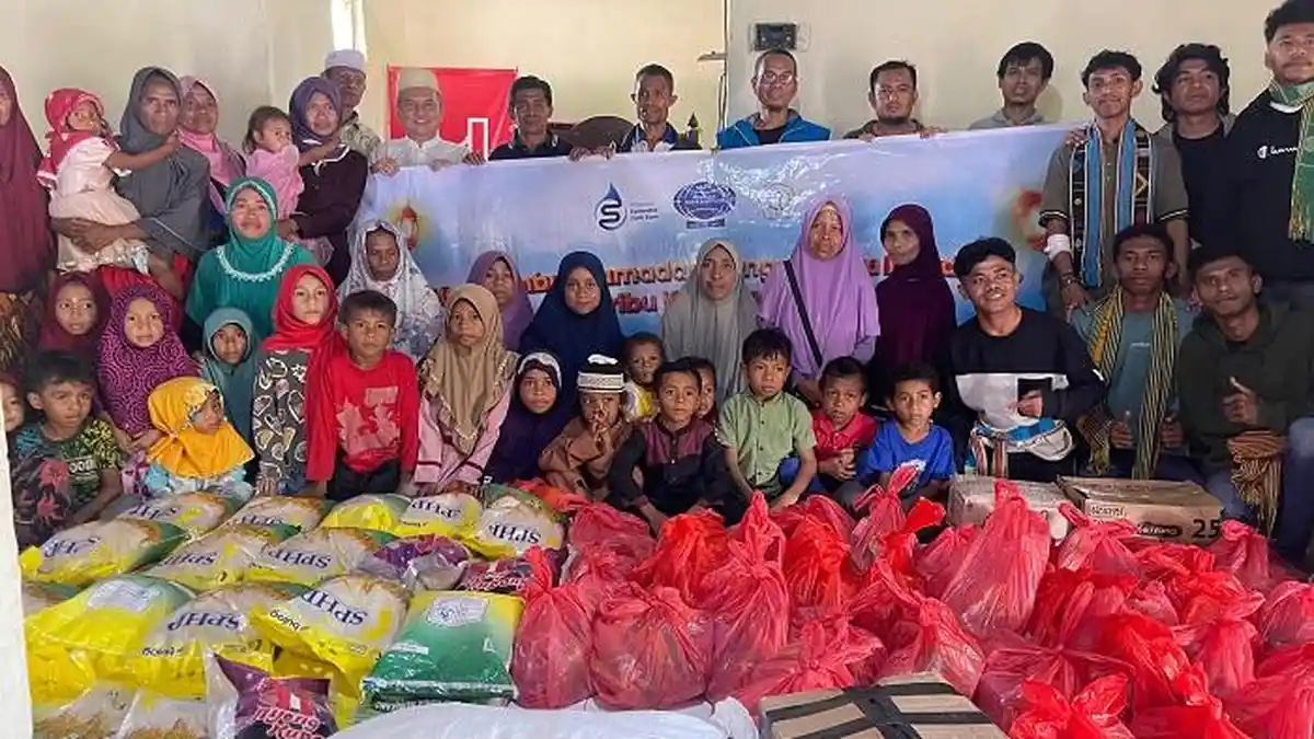 Sambut Bulan Ramadan, Kejati NTT Salurkan 241 Paket Sembako Bagi Warga
