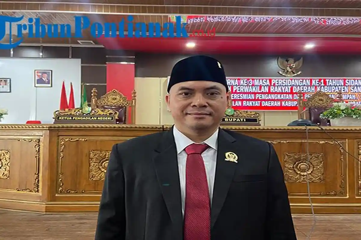 Jenazah Terpaksa Dibawa Gunakan Motor Lantaran Jalan Licin, Ketua DPRD Sanggau Sampaikan Harapannya