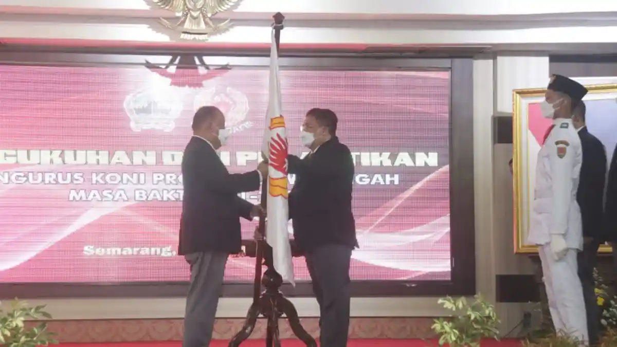 Pelantikan dan Pengukuhan Pengurus KONI Jateng 2021-2025, Ganjar Minta Perkuat Sistem Intelijen