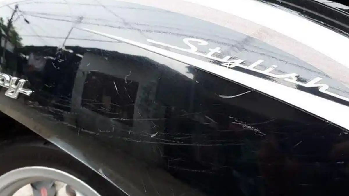 Cara Mudah Lenyapkan Bodi Motor yang Baret Halus Jadi Mulus