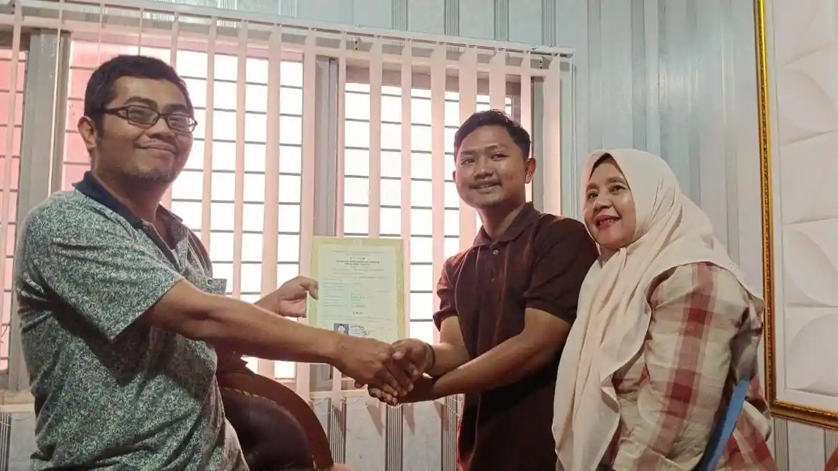 6 Tahun Tertahan, Ijazah Anak Penjual Pecel Lele di Brebes Akhirnya Digratiskan Tunggakan Sekolah - Tribunjateng.com