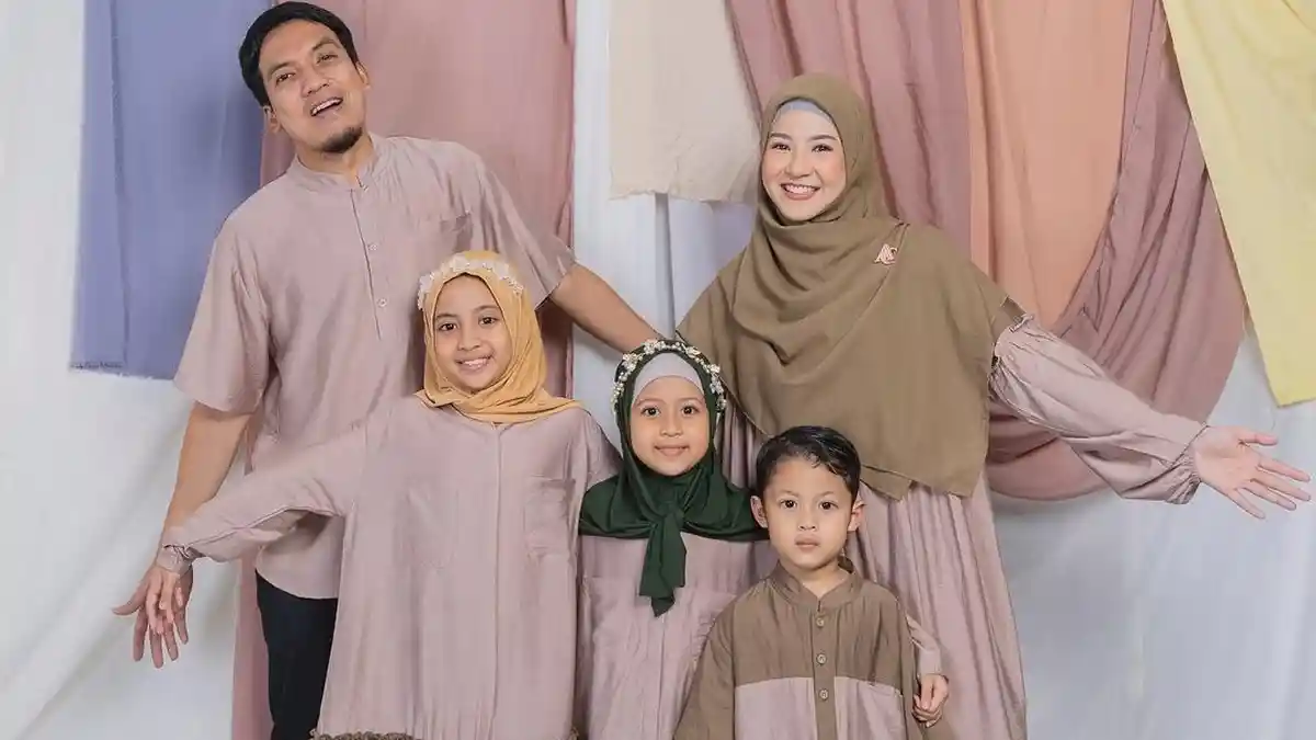 Kecurigaan 3 Anak-anak Desta dan Natasha Rizky Ayah Ibunya Tak Serumah Lagi Sejak 1 Tahun yang Lalu
