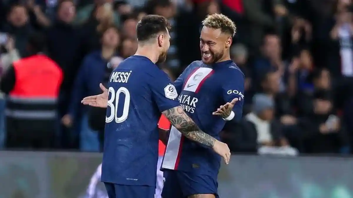 Liga Prancis: Dani Alves Sebut Bintang PSG Neymar Terobsesi Gocek Lawan Dibanding Cetak Gol