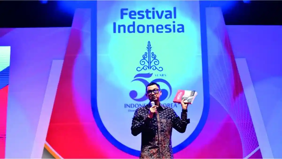 Jadi Tokoh Inspiratif Dunia, Biografi Jokowi Tulisan Dirut PLN Terbit di Korea