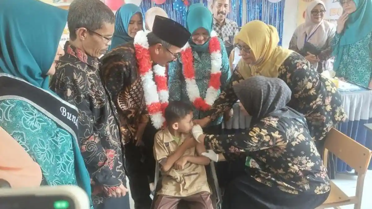 Pj Sekdakab Bireuen, Kadiskes dan Rombongan ke SDN 1 Jeumpa, Tinjau Imunisasi Campak dan HPV