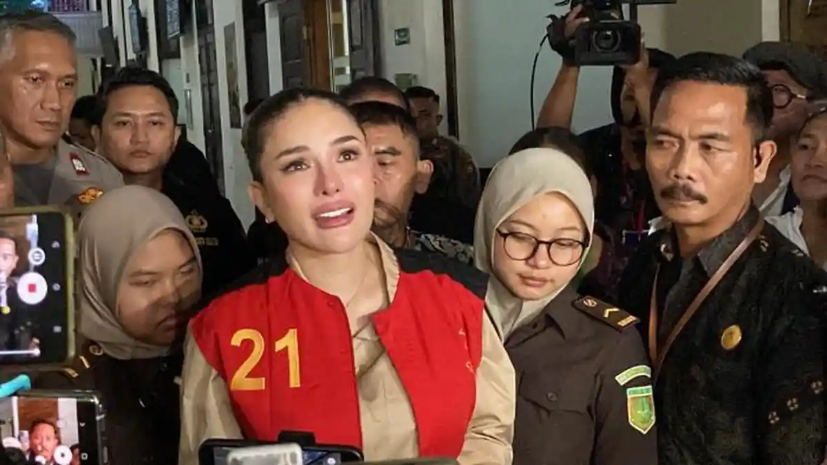 Nikita Mirzani Sentil Hakim : Koruptor Miliaran Divonis Ringan, Saya Ibu Tunggal Dihukum 6 Tahun