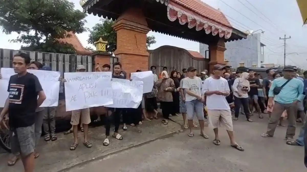 Dugaan Korupsi Dana Desa, Warga Dengkek Pati Gelar Aksi Demo Tuntut Pemdes Diaudit