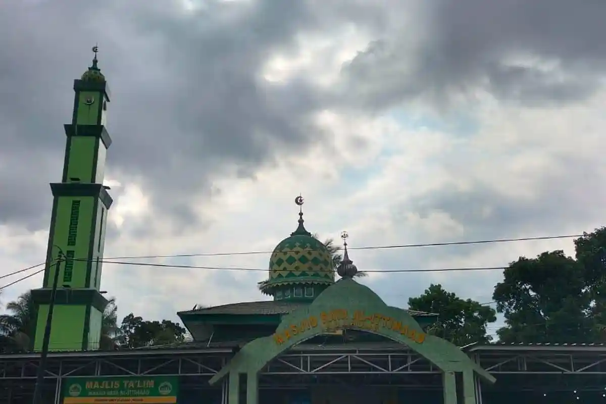 Melihat Masjid Raya Al-Ittihad Indarung yang Sediakan Tempat Istirahat Musafir, Subuh Dibangunkan