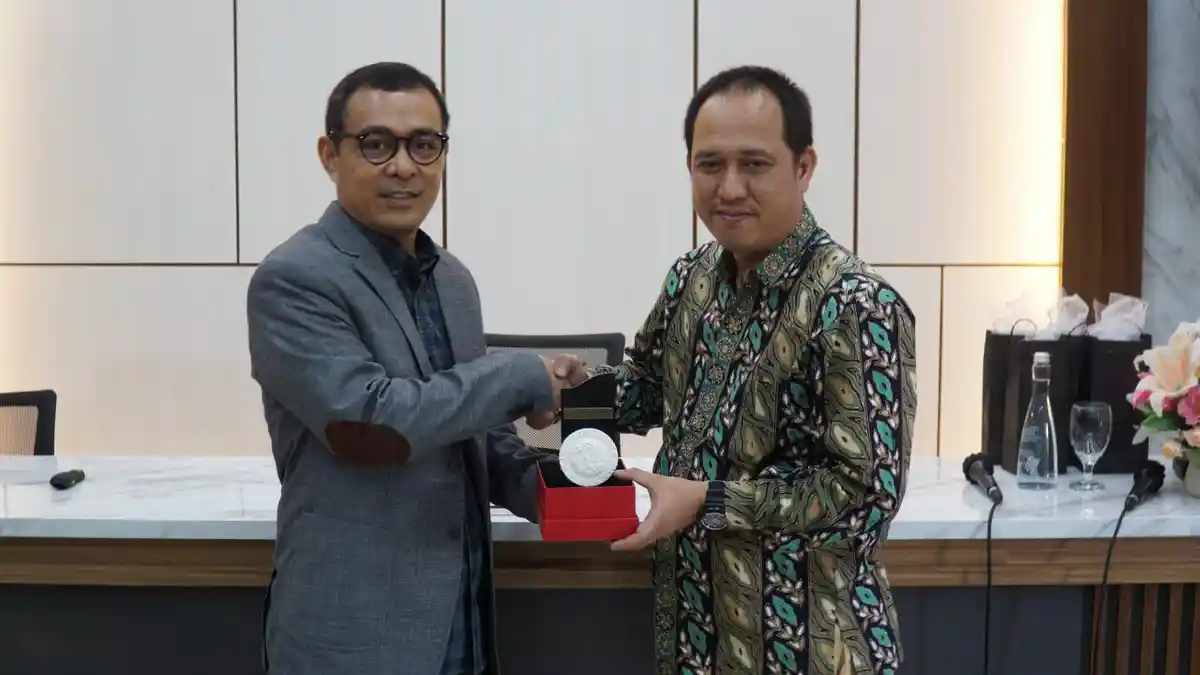 FH UKSW Raih Peringkat 4 PTS Top Law School 2024 dan Luncurkan Hukumonline Corner