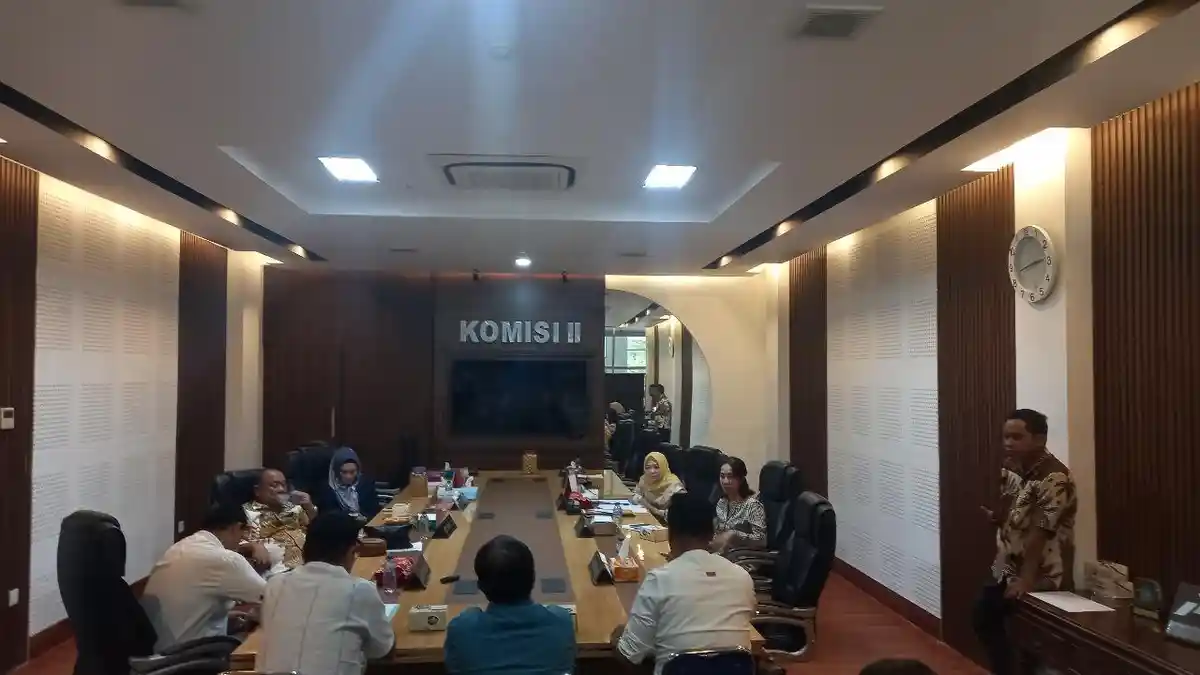 DPRD Provinsi Gorontalo Gelar Rapat dengan Finance dan Kreditur, Bahas Penarikan Paksa Kendaraan