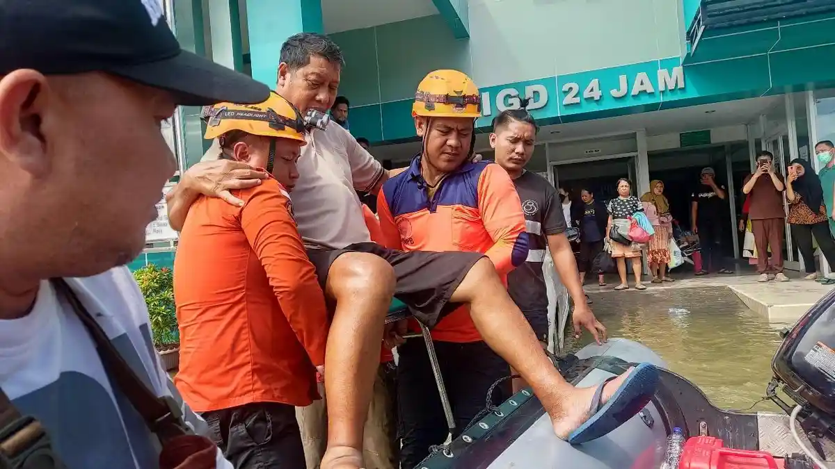 Banjir Kota Gorontalo, BPBD Evakuasi Pasien Penyandang Disabilitas dari RS Bioklinik
