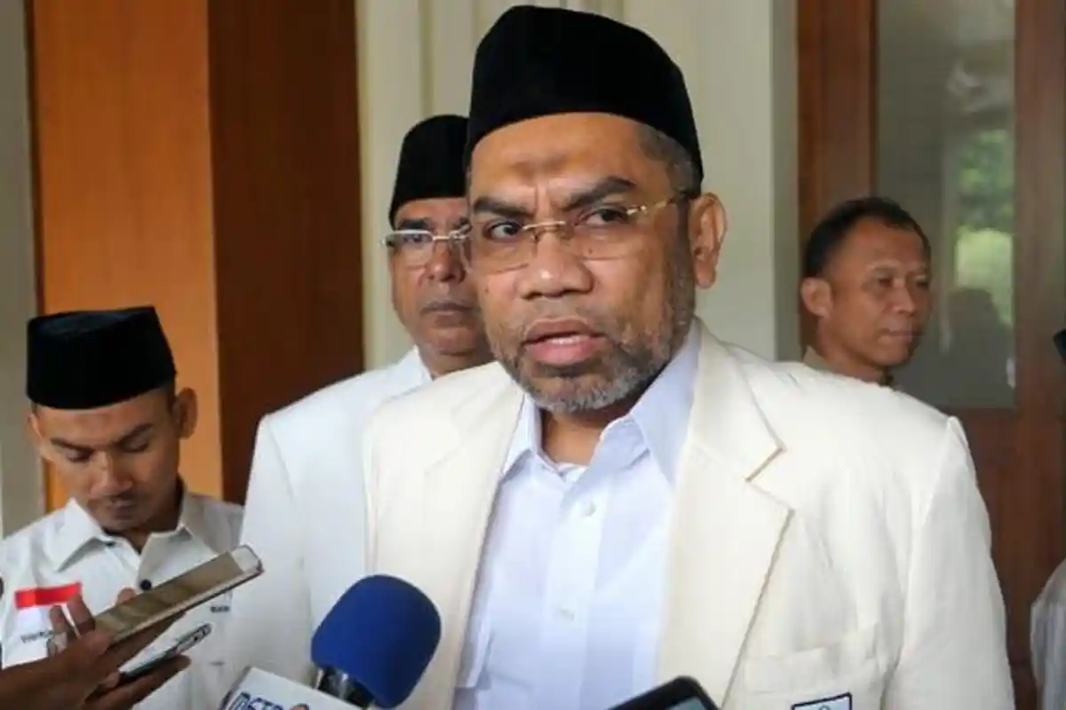 Ungkap Alasan Mengurus Kepulangan Rizieq Shihab, Ali Ngabalin: Nanti Ana Urus Ente Pulang, Mmuuuah