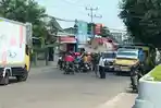 ANTRIAN-BBM-Antrian-puluhan-truk-sempat-membuat-arus-lalu-lintas.jpg